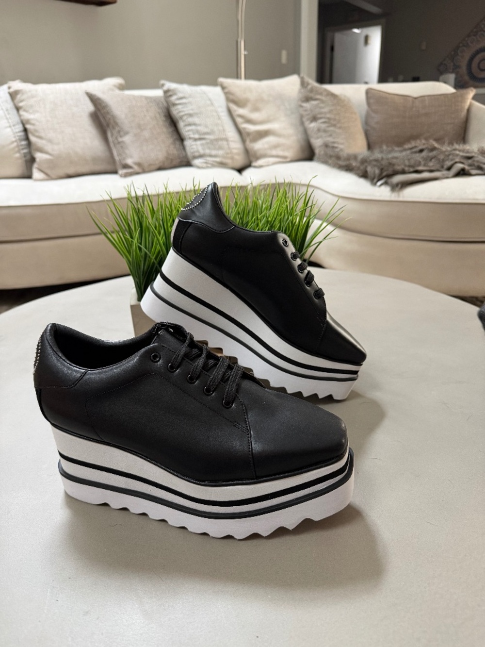 NEW Platform Leather Lace-Up Sneakers Black White Chunky Shoes Size 38 (US 7.5)
